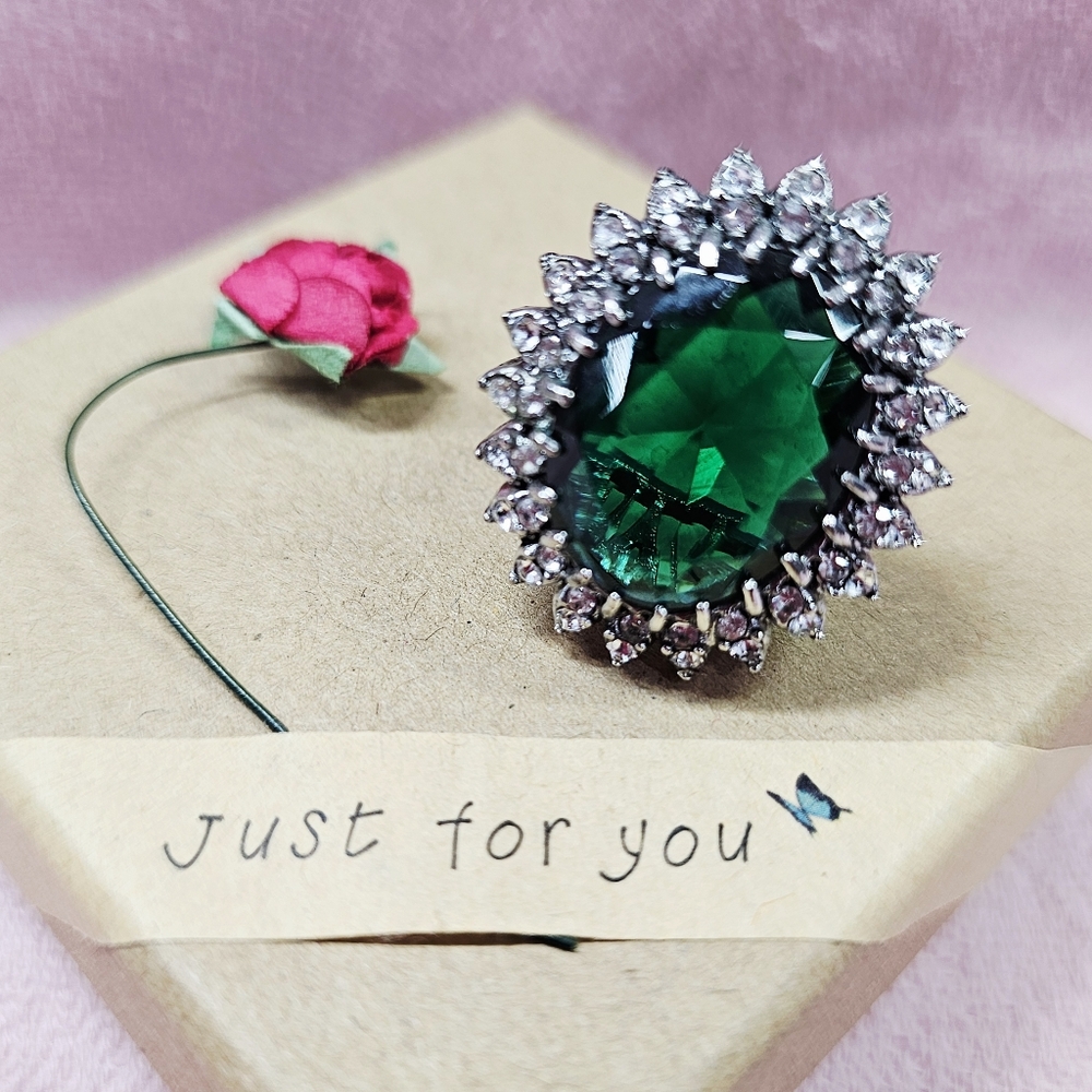 Ring..Emerald Green And Silver Statement Ring - image 1